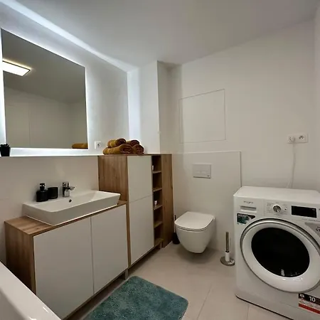 Center, Castle View, With Parking Apartamento *